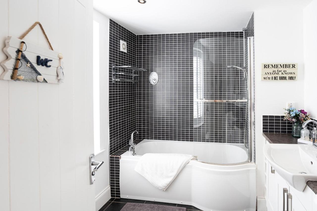 Finest Retreats - Lighthouse Cottage Rampside Εξωτερικό φωτογραφία
